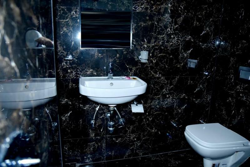 Hotel Royal Classic Bareilly Ngoại thất bức ảnh