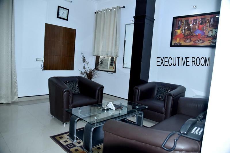 Hotel Royal Classic Bareilly Ngoại thất bức ảnh